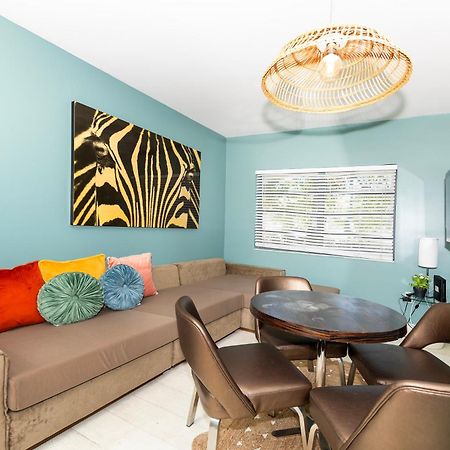 Sunny Days Apartments ไมอามีบีช ภายนอก รูปภาพ