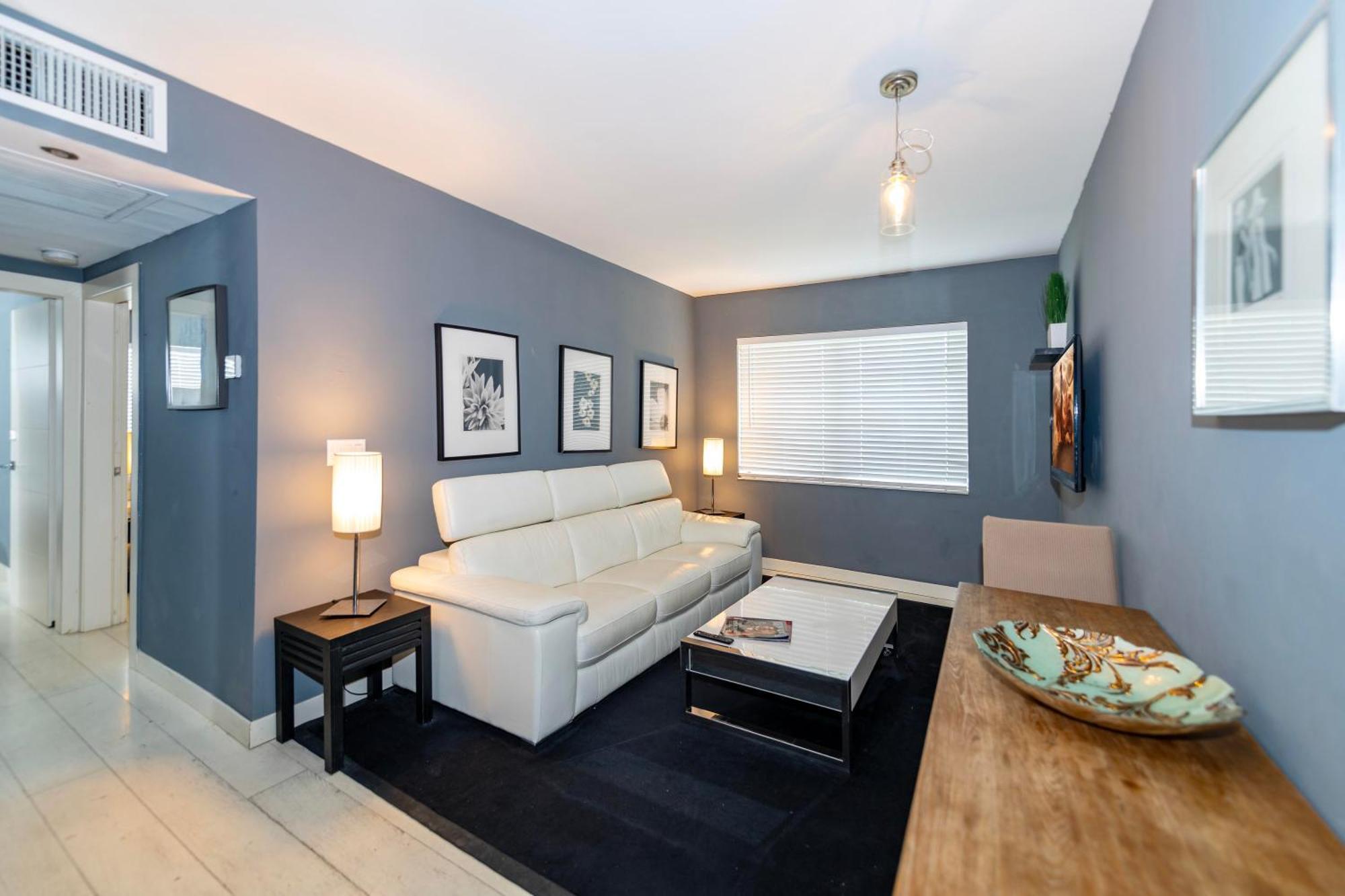 Sunny Days Apartments ไมอามีบีช ภายนอก รูปภาพ