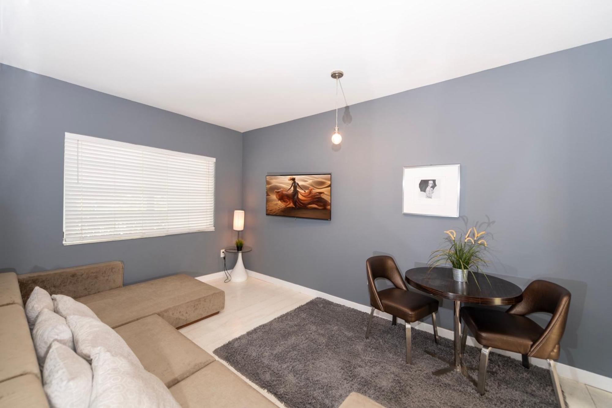 Sunny Days Apartments ไมอามีบีช ภายนอก รูปภาพ