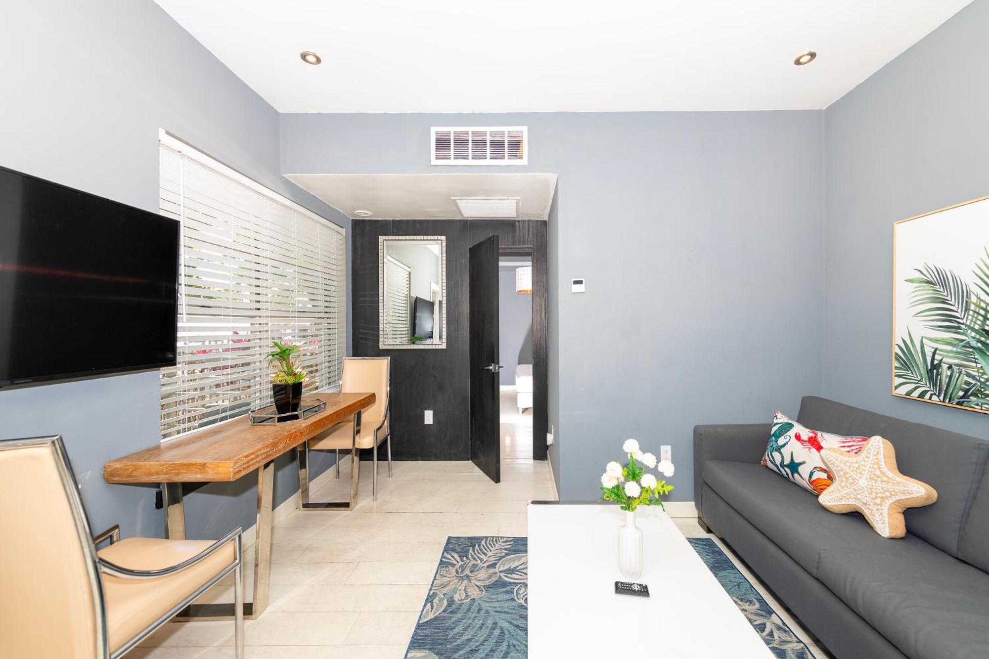 Sunny Days Apartments ไมอามีบีช ภายนอก รูปภาพ