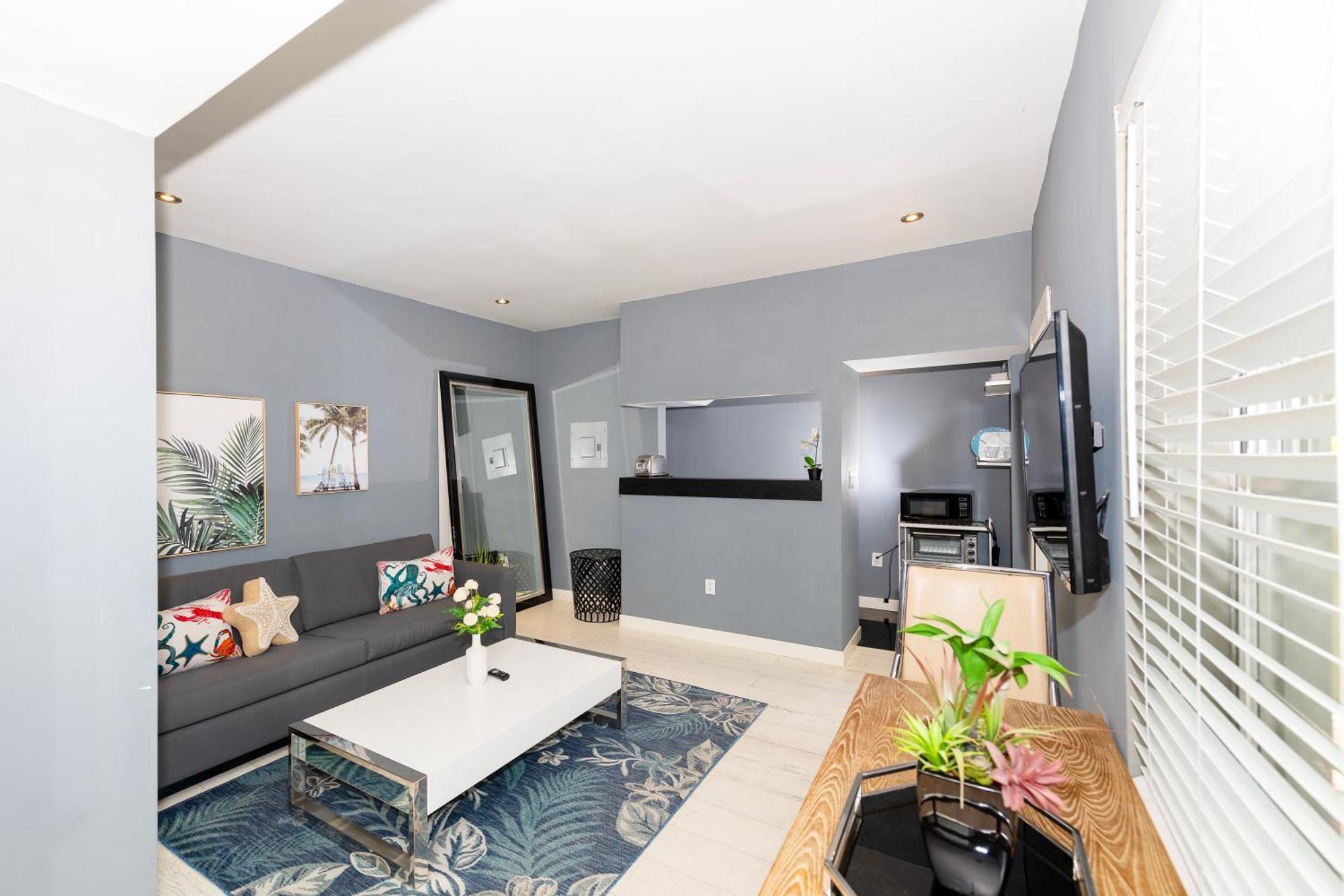Sunny Days Apartments ไมอามีบีช ภายนอก รูปภาพ