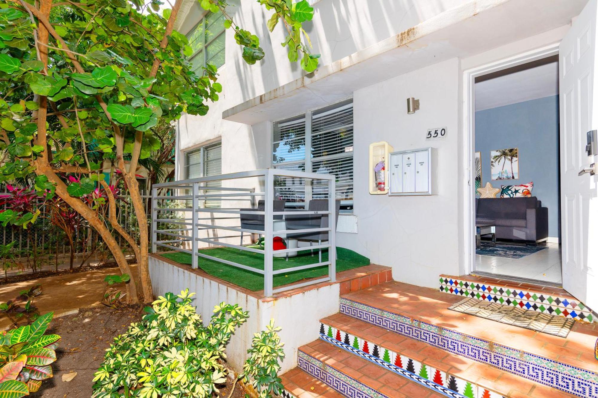 Sunny Days Apartments ไมอามีบีช ภายนอก รูปภาพ
