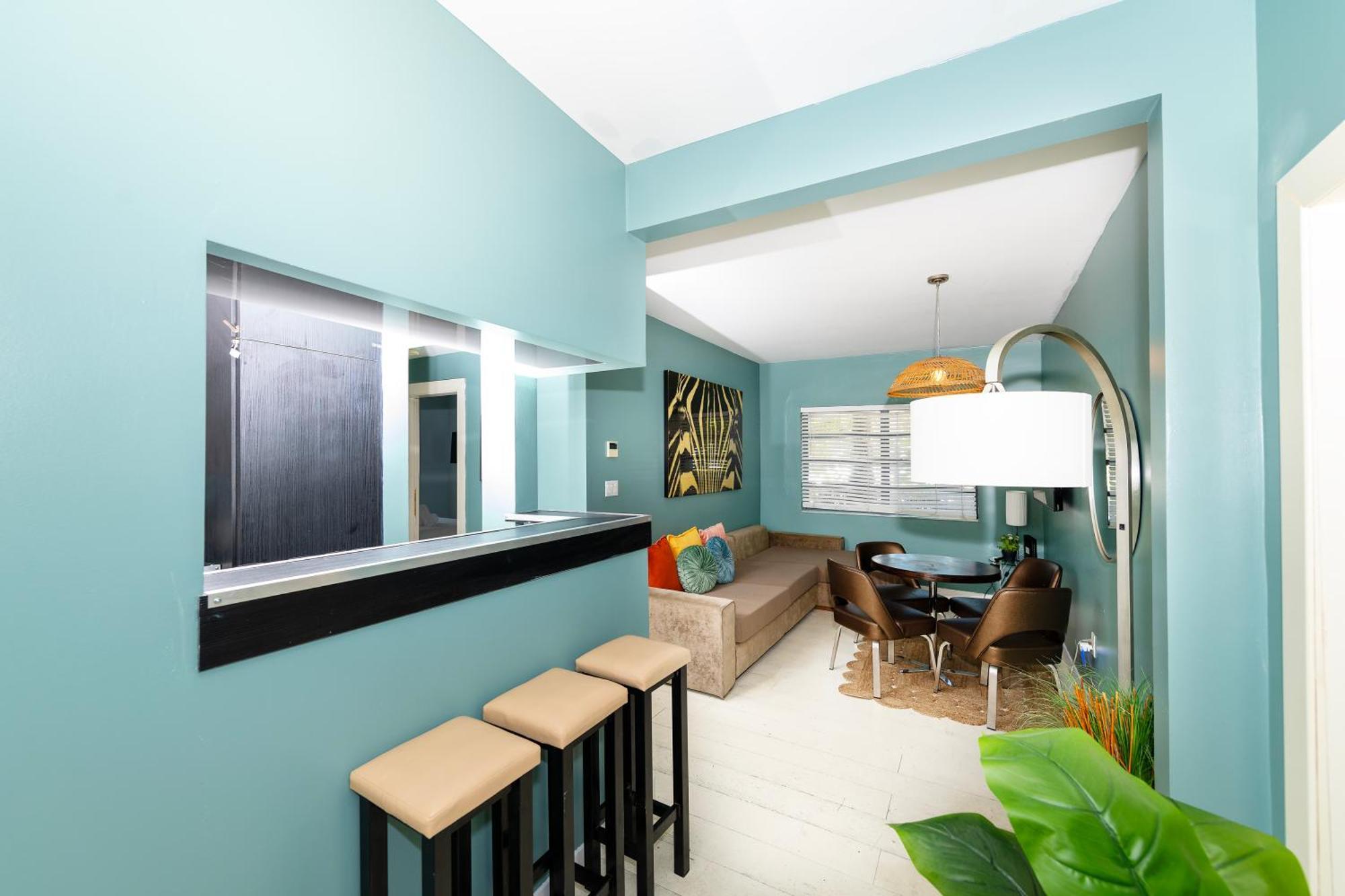Sunny Days Apartments ไมอามีบีช ภายนอก รูปภาพ