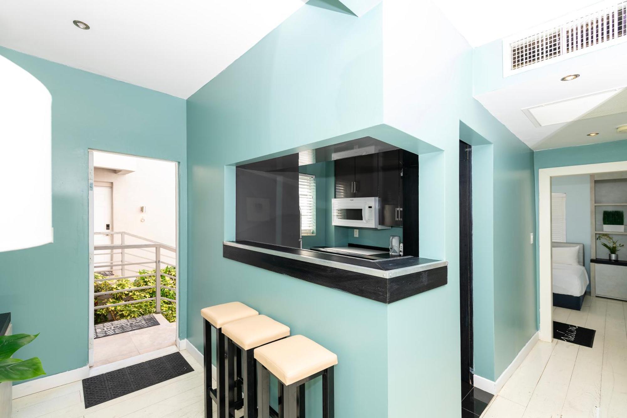Sunny Days Apartments ไมอามีบีช ภายนอก รูปภาพ