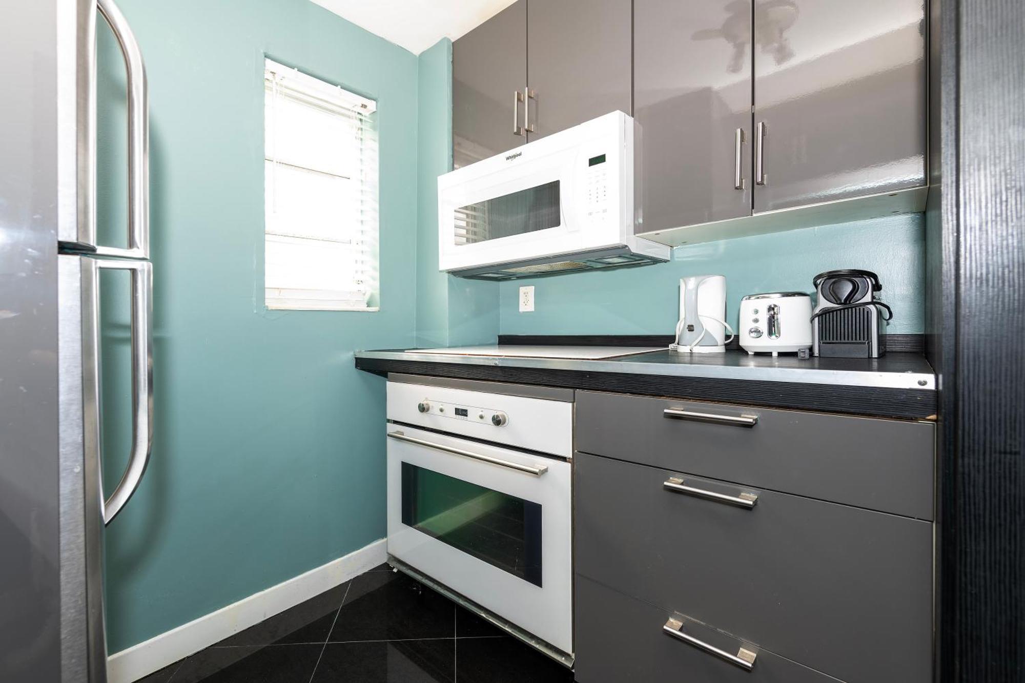 Sunny Days Apartments ไมอามีบีช ภายนอก รูปภาพ