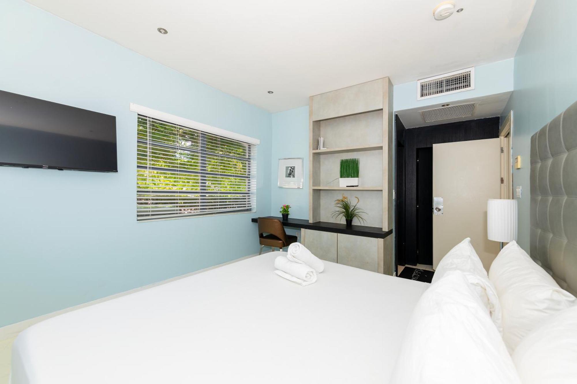 Sunny Days Apartments ไมอามีบีช ภายนอก รูปภาพ
